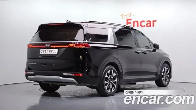 Kia Carnival 2021 — Фото 2/20
