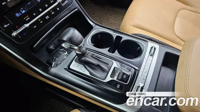 Kia Carnival 2021 — Фото 9/20