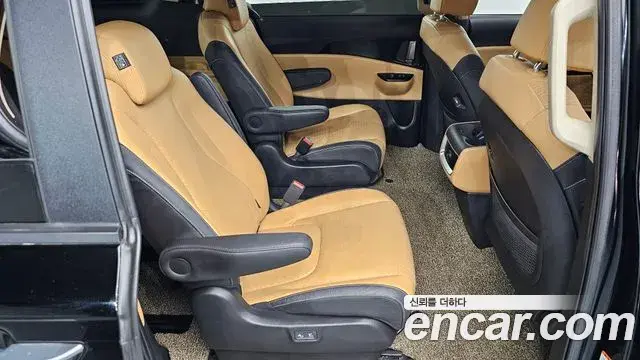 Kia Carnival 2021 — Фото 11/20