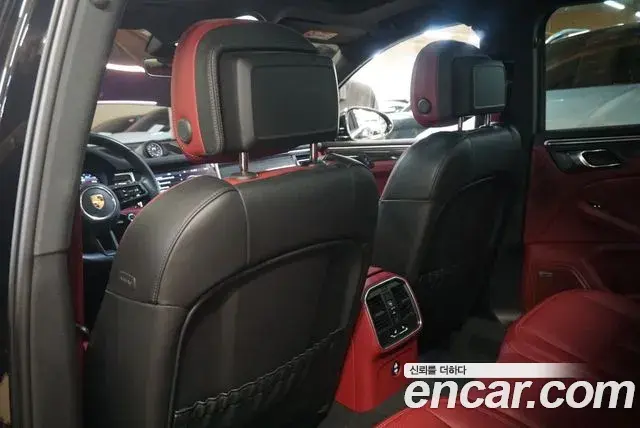 Porsche Macan 2022 — Şəkil 9/20