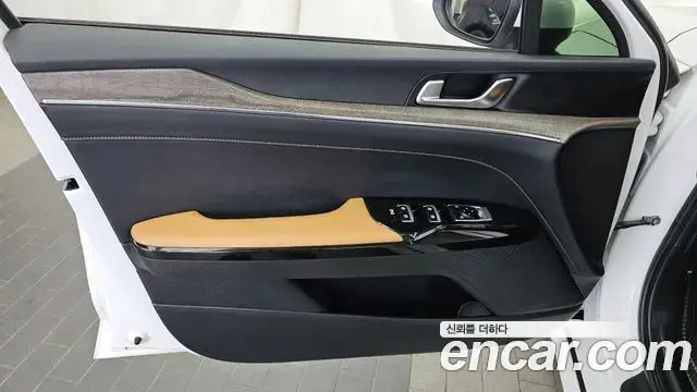 Kia K5 2020 — Photo 7/33