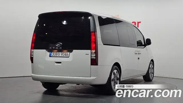 Hyundai Staria 2023 — Şəkil 31/31