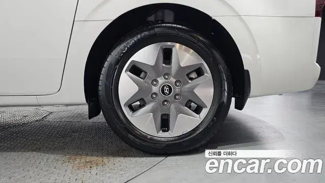 Hyundai Staria 2023 — Şəkil 9/31