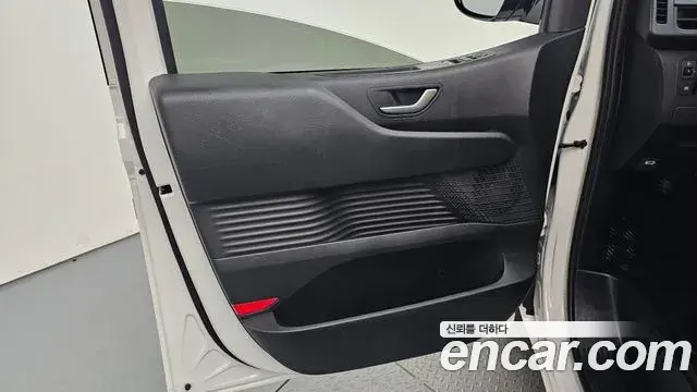 Hyundai Staria 2023 — Şəkil 3/31