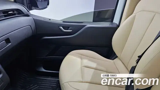 Hyundai Staria 2023 — Şəkil 11/31