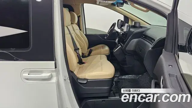 Hyundai Staria 2023 — Şəkil 14/31