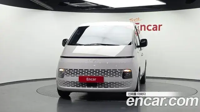 Hyundai Staria 2025 — Photo 19/20