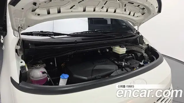 Hyundai Staria 2025 — Photo 9/20