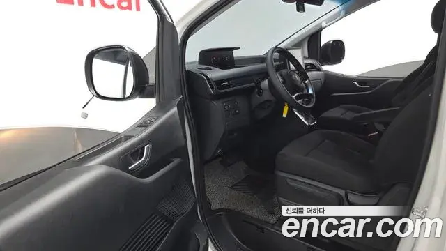 Hyundai Staria 2025 — Photo 20/20