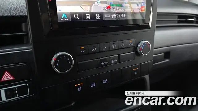Hyundai Staria 2025 — Photo 18/20
