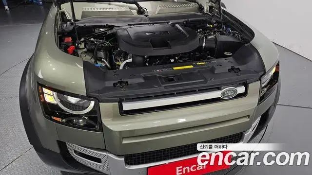 Land Rover Defender 2021 — Photo 4/34