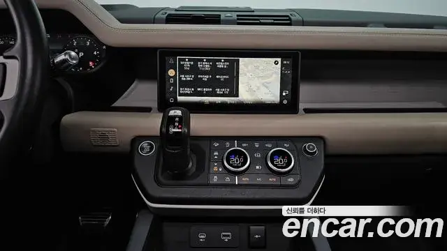 Land Rover Defender 2021 — Photo 5/34