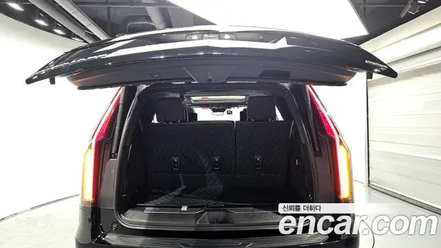 Cadillac Escalade 2023 — Фото 20/20