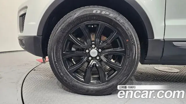 Land Rover Range Rover Evoque 2018 — ფოტო 8/30