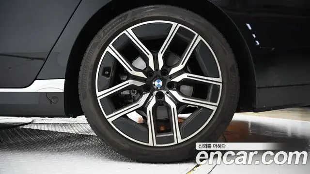 BMW 7 Series 2024 — ფოტო 5/20