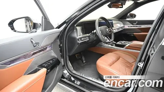 BMW 7 Series 2024 — ფოტო 6/20