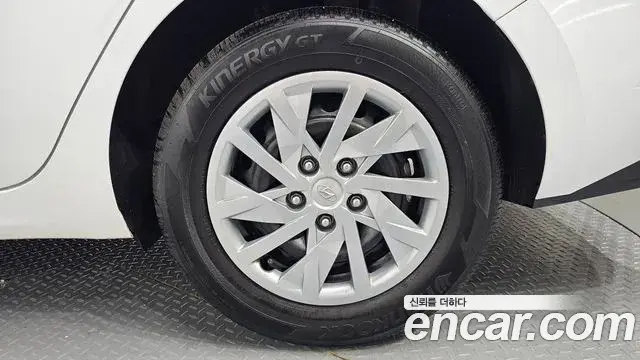 Hyundai The New Avante Hybrid 2022 — ფოტო 27/30