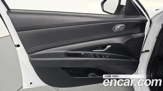 Hyundai The New Avante Hybrid 2022 — ფოტო 16/30