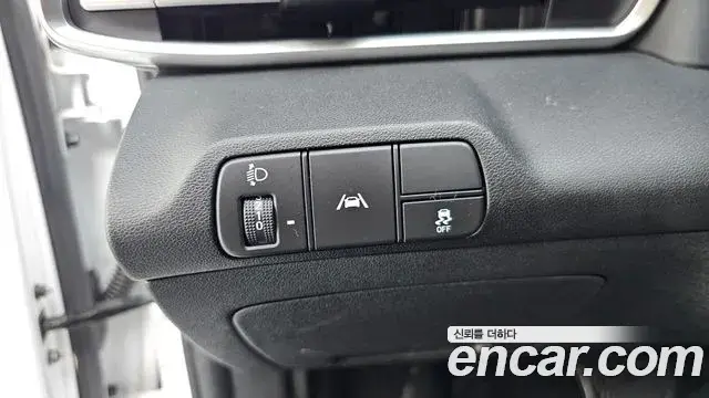 Hyundai The New Avante Hybrid 2022 — ფოტო 19/30