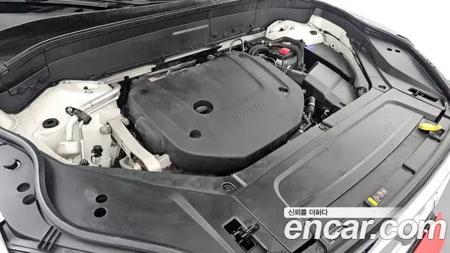 Volvo XC90 2021 — ფოტო 18/36