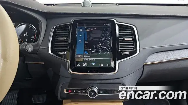 Volvo XC90 2021 — ფოტო 22/36