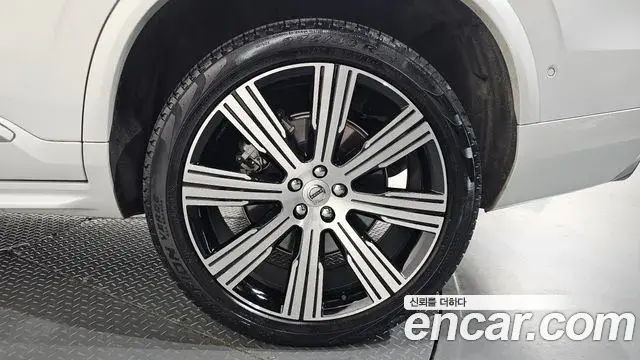 Volvo XC90 2021 — ფოტო 3/36