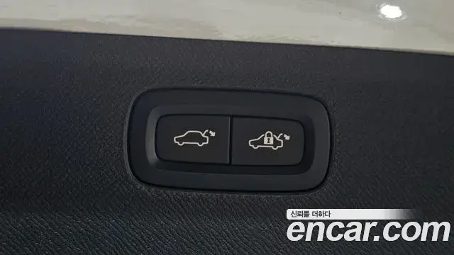 Volvo XC90 2021 — ფოტო 12/36
