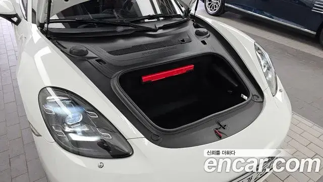 Porsche 718 Boxster 2019 — Şəkil 29/36