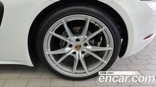 Porsche 718 Boxster 2019 — Şəkil 1/36