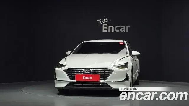 Hyundai Sonata Hybrid 2019 — Photo 14/20