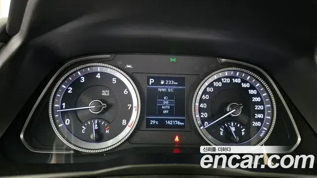Hyundai Sonata Hybrid 2019 — Photo 18/20