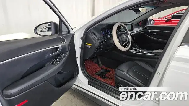 Hyundai Sonata Hybrid 2019 — Photo 16/20