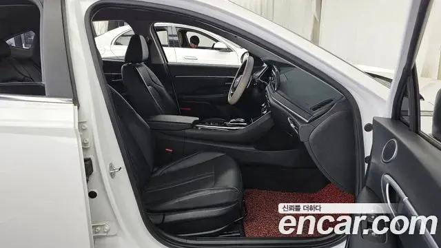 Hyundai Sonata Hybrid 2019 — Photo 9/20
