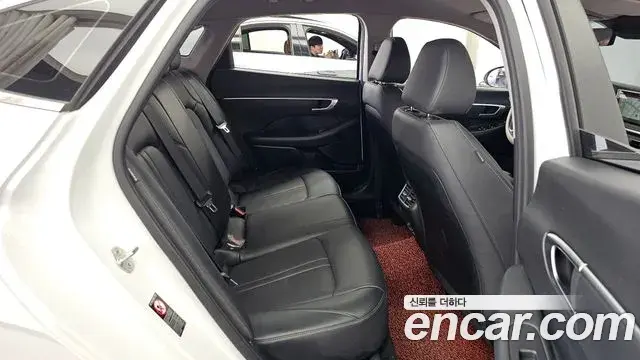 Hyundai Sonata Hybrid 2019 — Photo 10/20