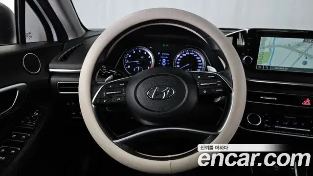 Hyundai Sonata Hybrid 2019 — Photo 13/20