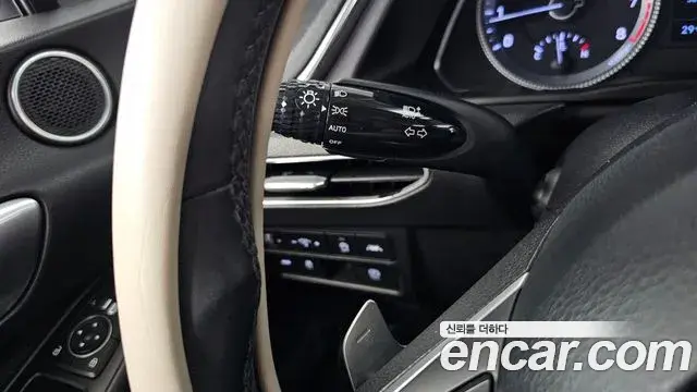 Hyundai Sonata Hybrid 2019 — Photo 7/20