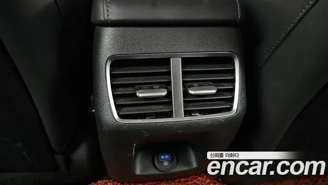 Hyundai Sonata Hybrid 2019 — Photo 12/20