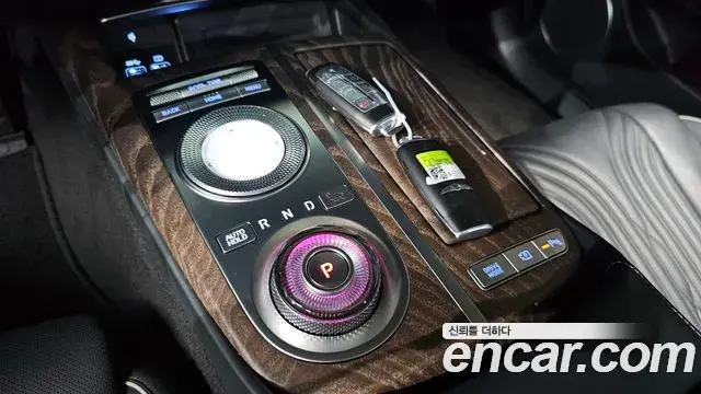 Genesis Electrified G80 2020 — Photo 9/20