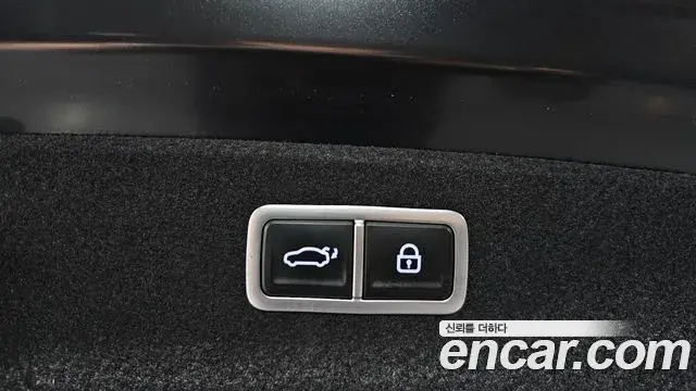 Genesis Electrified G80 2020 — Photo 16/20