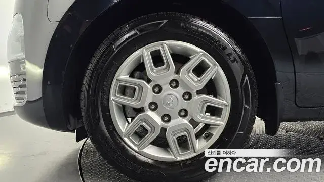 Hyundai Staria 2024 — Photo 6/32