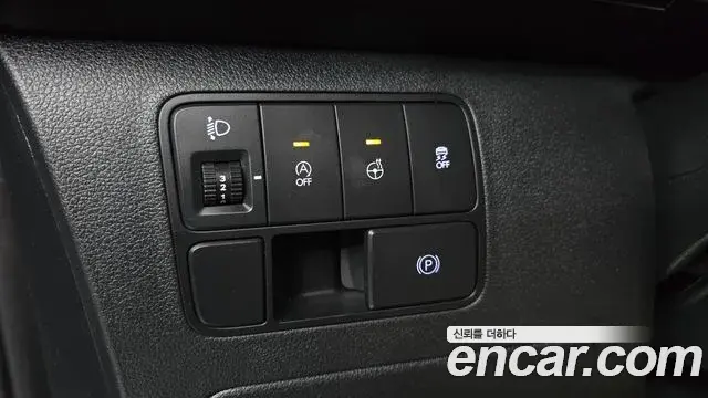 Hyundai Staria 2024 — Photo 7/32
