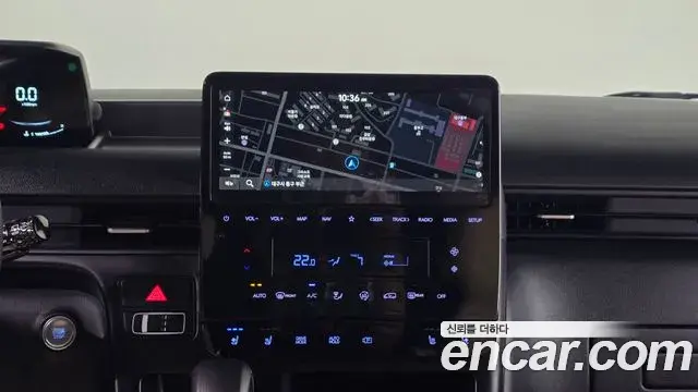 Hyundai Staria 2024 — Photo 8/32