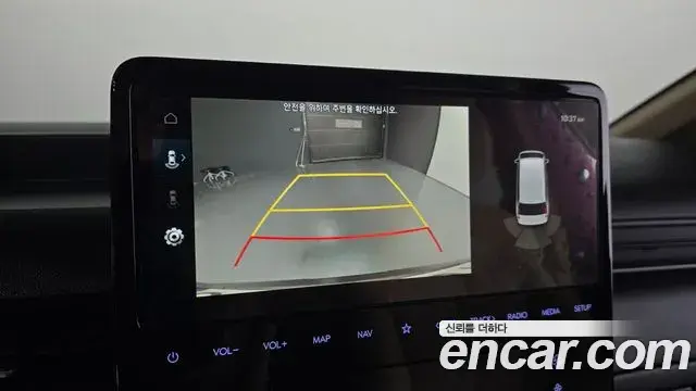Hyundai Staria 2024 — Photo 24/32