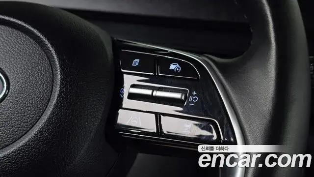 Hyundai Staria 2024 — Photo 15/32