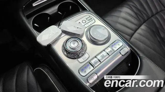 Genesis G90 2023 — Photo 24/33