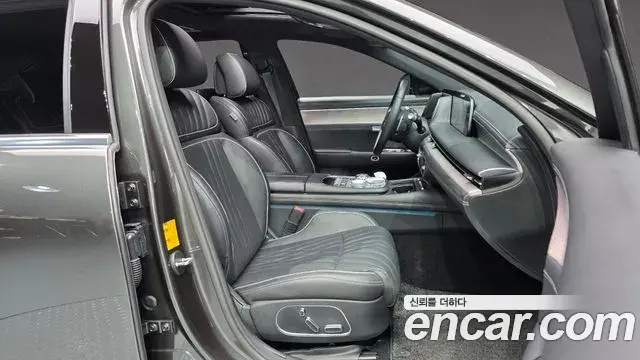 Genesis G90 2023 — Photo 31/33