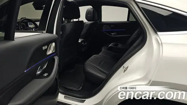 Mercedes-Benz GLE-Class 2025 — Photo 26/36