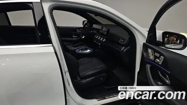 Mercedes-Benz GLE-Class 2025 — Photo 22/36