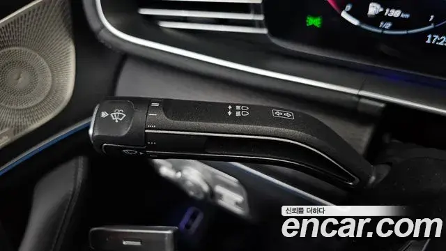 Mercedes-Benz GLE-Class 2025 — Photo 13/36