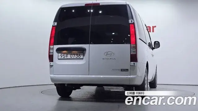 Hyundai Staria 2026 — Photo 1/30